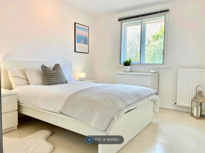 2 Bedroom Flat To Rent In Friern Barnet, Friern Barnet, N11