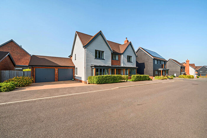 4 Bedroom House For Sale In Cordingley Drive, Pease Pottage, RH11