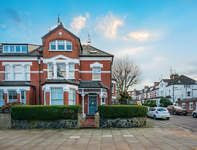 8 Bedroom Semi-Detached House For Sale In Haringey Park, London, N8