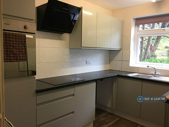 1 Bedroom Flat To Rent In Apsley Court, Bournemouth, BH8