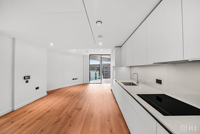 1 Bedroom Flat To Rent In Electric Boulevard, London, SW11