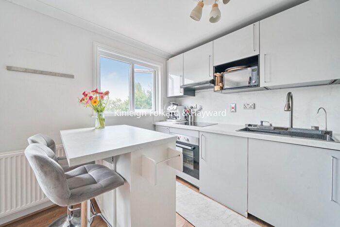 2 Bedroom Flat To Rent In Ellesmere Road, Chiswick, London, W4