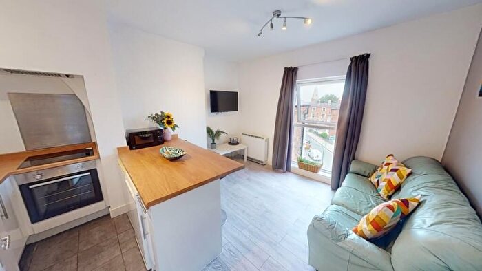 2 Bedroom Flat To Rent In Burns Street, Nottingham, NG7