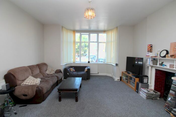 1 Bedroom Flat To Rent In Bromley Road, Catford, SE6