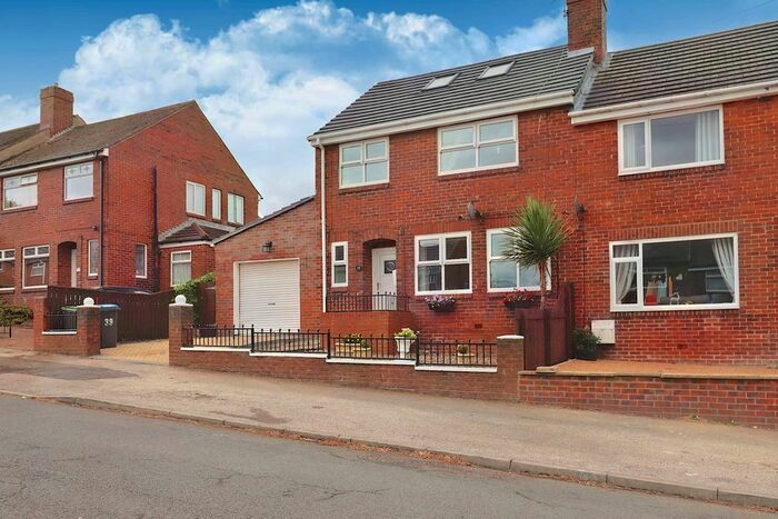 3 Bedroom Semi-Detached House For Sale In Pikesyde, Dipton, DH9