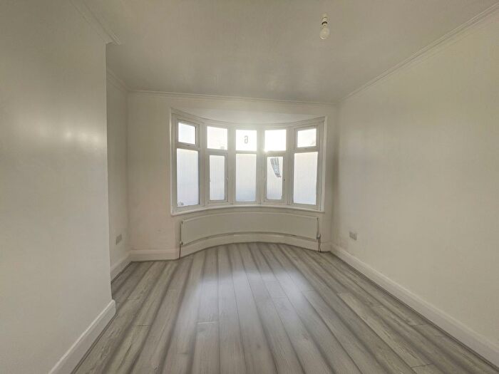 4 Bedroom Semi-Detached House To Rent In Bridgewater Road, Wembley, HA0