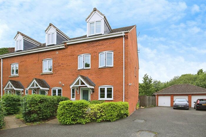 4 Bedroom End Of Terrace House For Sale In Boleyn Avenue, Peterborough, PE2