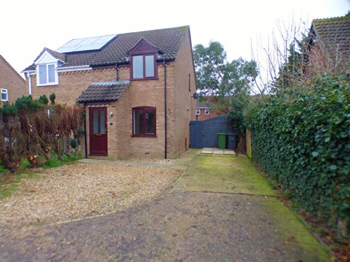 2 Bedroom Semi Detached House For Sale In Sweet Briar Road, NR15