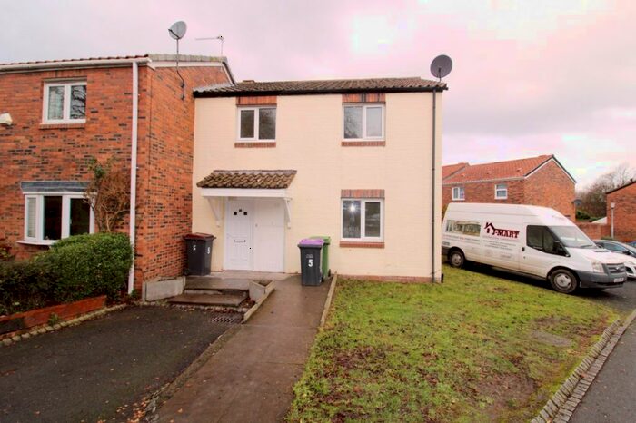 3 Bedroom End Of Terrace House To Rent In Chepstow Drive, Leegomery, TF1