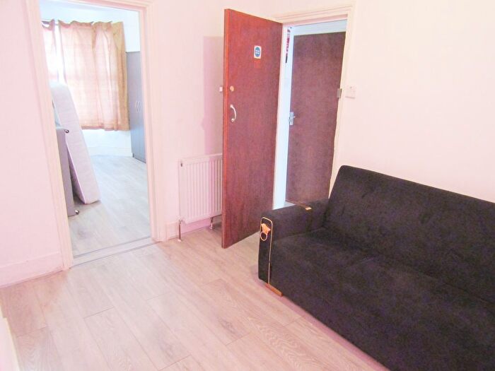 1 Bedroom Flat To Rent In Shakespeare Road, Walthamstow, E17