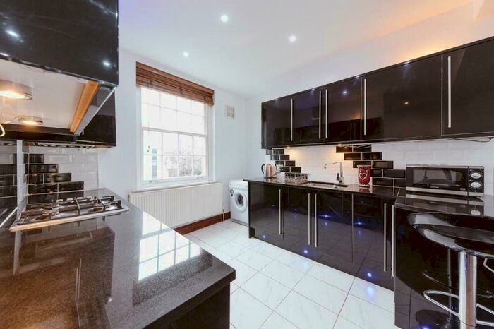 2 Bedroom Flat To Rent In Commercial Road, Limehouse, Canary Wharf, London, E14