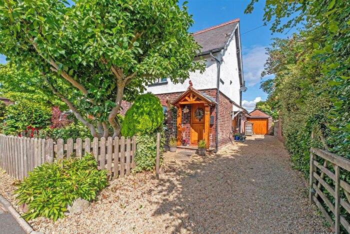 2 Bedroom Cottage For Sale In Hatton Lane, Stretton, Warrington, WA4