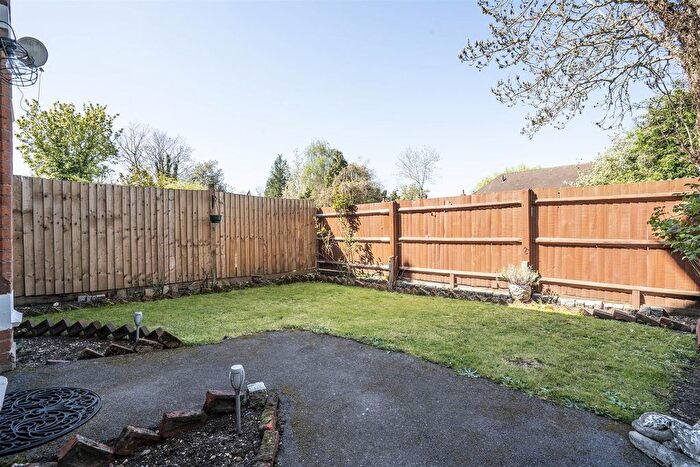 2 Bedroom Flat For Sale In Leigham Court Road, Streatham Common, SW16