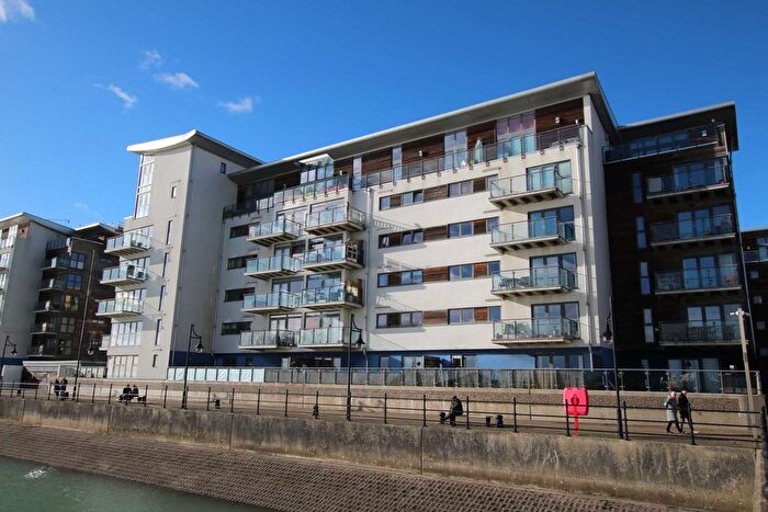 2 Bedroom Flat For Sale In Midway Quay, Eastbourne, BN23