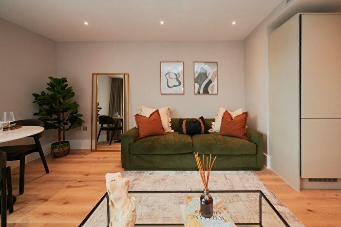 1 Bedroom Apartment To Rent In Flat, Baker Street, London, NW1