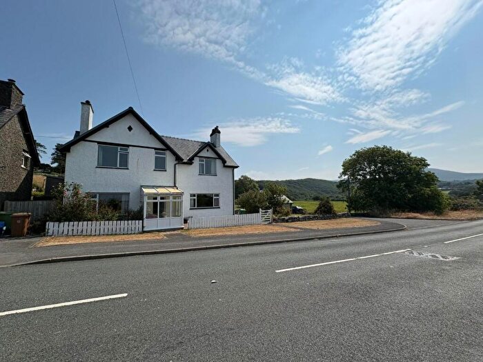5 Bedroom Detached House For Sale In Llanbedr, LL45