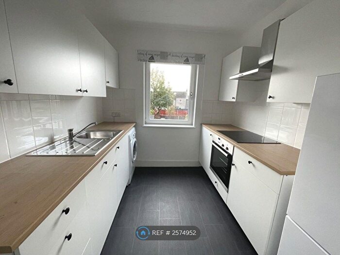 2 Bedroom Flat To Rent In Sunart Avenue, Renfrew, PA4