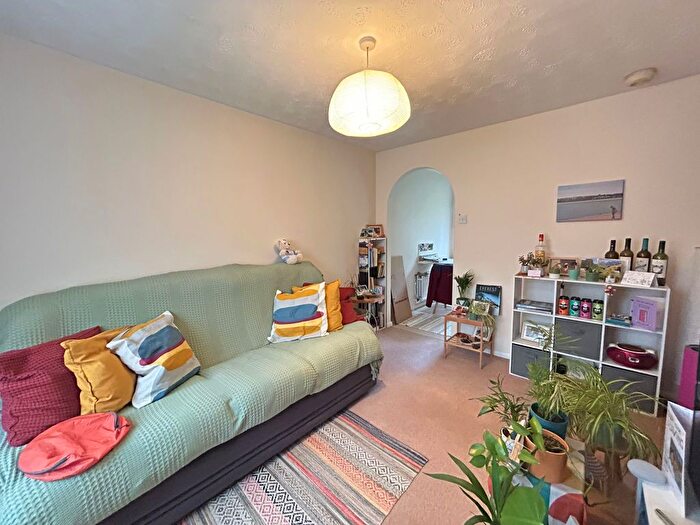 2 Bedroom Property To Rent In Lenton, Nottingham, NG7