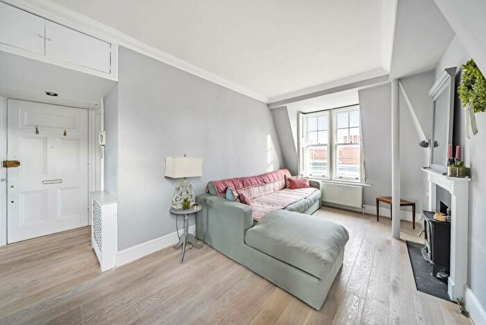 2 Bedroom Flat To Rent In Elm Park Mansions, Chelsea, London, SW10