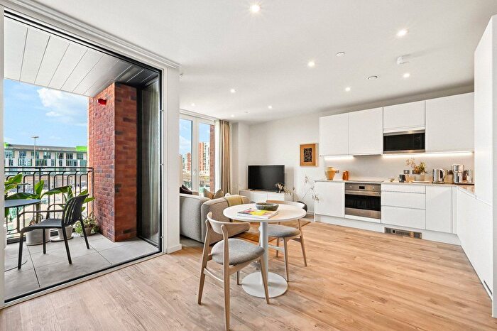 1 Bedroom Flat To Rent In Apex One, Hanbury Drive, SW8