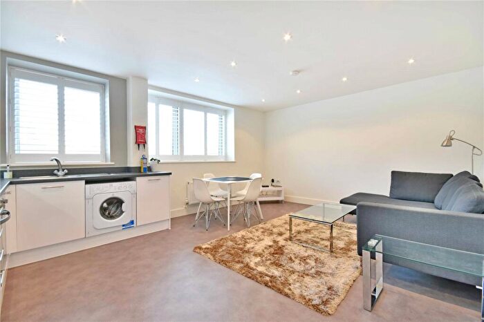 1 Bedroom Flat To Rent In Blackburn Road, West Hampstead, NW6