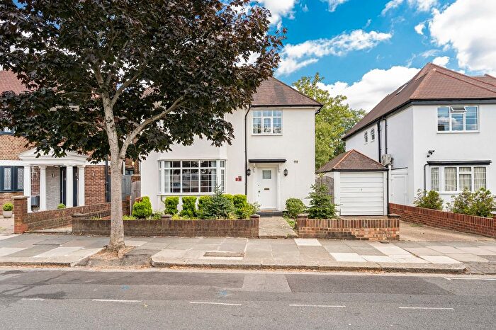 4 Bedroom Detached House For Sale In Corringway, London, W5