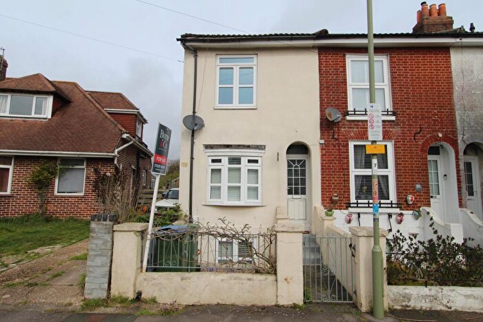 3 Bedroom End Of Terrace House For Sale In Mill Road, Fareham, PO16