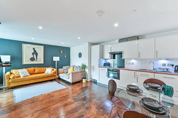 2 Bedroom Flat For Sale In Camberwell Road, Camberwell, London, SE5