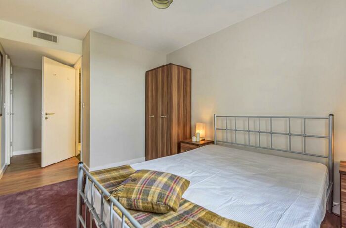 3 Bedroom Apartment To Rent In Greenhouse. Leeds, LS11