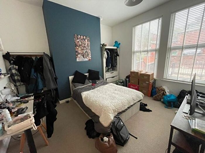 4 Bedroom Property To Rent In Moorland Avenue, Hyde Park, Leeds, LS6