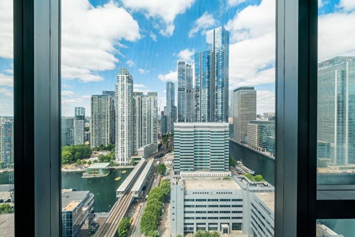 Apartment To Rent In Marsh Wall, E14
