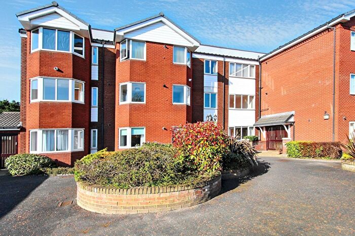 2 Bedroom Flat To Rent In Crow Wood Lane, Widnes, WA8