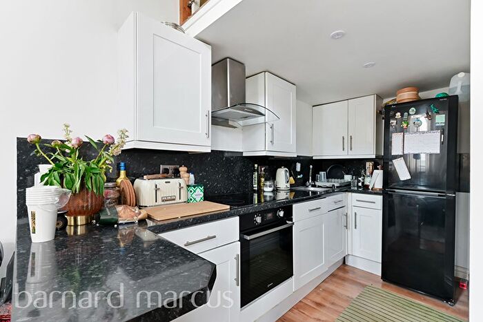 1 Bedroom Flat To Rent In Wandsworth Road, London, SW8