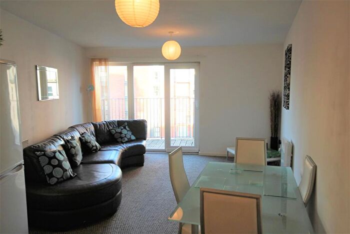 2 Bedroom Apartment To Rent In The Drum, Sportcity, M11