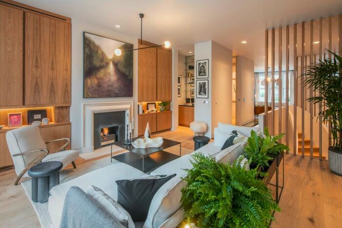 4 Bedroom Duplex To Rent In Elsworthy Road, Primrose Hill, London, NW3