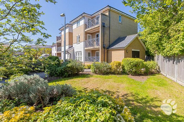 2 Bedroom Flat For Sale In Bell Close, Laindon, SS15