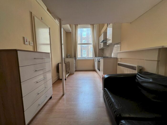Studio To Rent In Linden Gardens, Notting Hill, W2