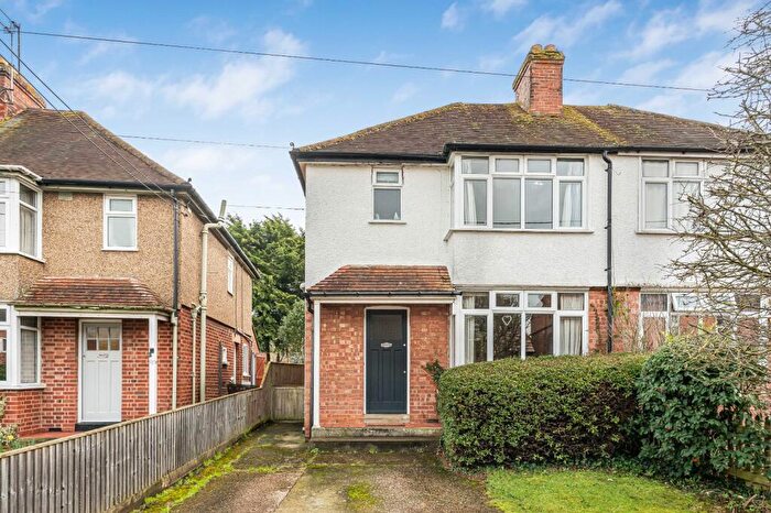 3 Bedroom Semi-Detached House For Sale In Windmill Road, Thame, Oxfordshire, OX9