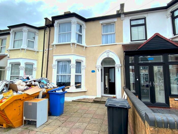 4 Bedroom Terraced House To Rent In Kinfauns Road, Goodmayes, Ilford, IG3