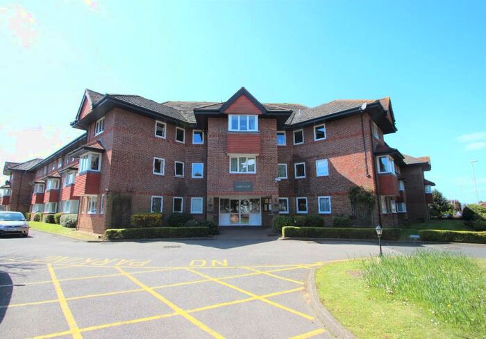 2 Bedroom Flat To Rent In Salvington Road, Worthing, West Sussex, BN13