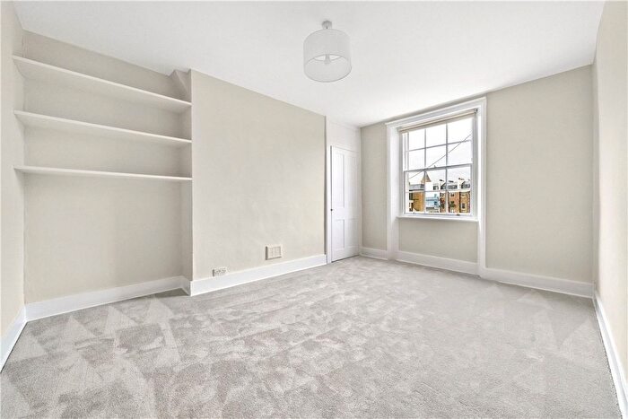 2 Bedroom Flat To Rent In Thurloe Street, South Kensington, London, SW7