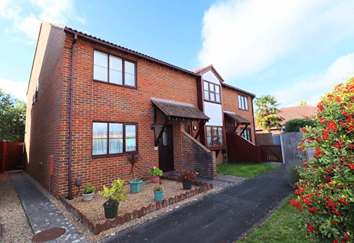 2 Bedroom End Of Terrace House For Sale In Gilbert Mead, Hayling Island, PO11