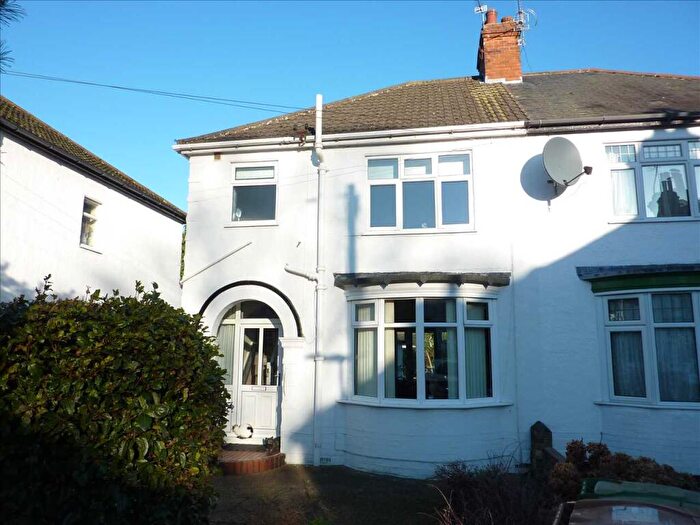 3 Bedroom Semi-Detached House For Sale In St Helens Avenue, Scartho, Grimsby, DN33