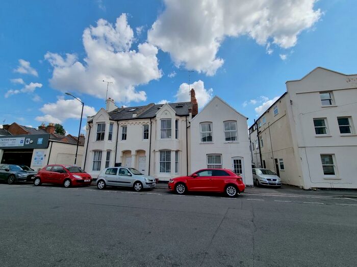 6 Bedroom Terraced House To Rent In Oxford Street, Leamington Spa, CV32