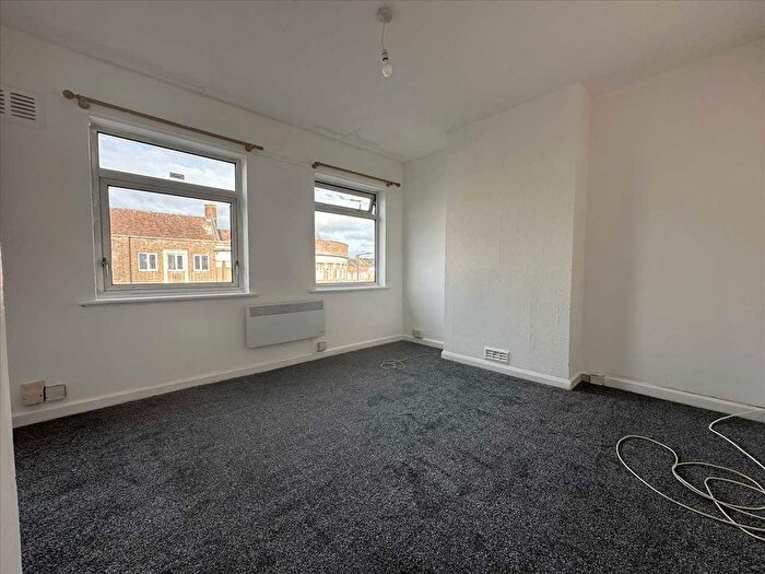 2 Bedroom Flat To Rent In Station Parade, Kenton Lane, Harrow, HA3