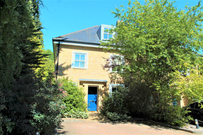 4 Bedroom Semi-Detached House To Rent In King Henry Mews, Harrow, Middlesex, HA2