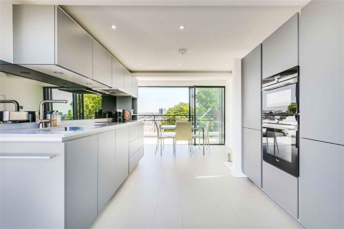 2 Bedroom Flat To Rent In Stanley Crescent, Notting Hill, W11