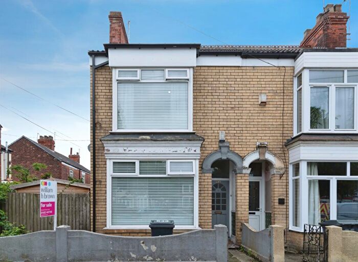 3 Bedroom End Of Terrace House For Sale In Spring Bank West, Hull, HU3
