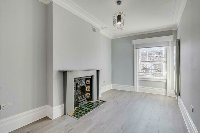 1 Bedroom Flat To Rent In Rosslyn Hill, Hampstead, NW3