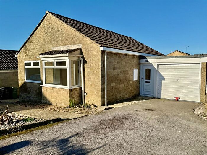 2 Bedroom Detached Bungalow For Sale In Edgehill, Freshbrook, Swindon, SN5